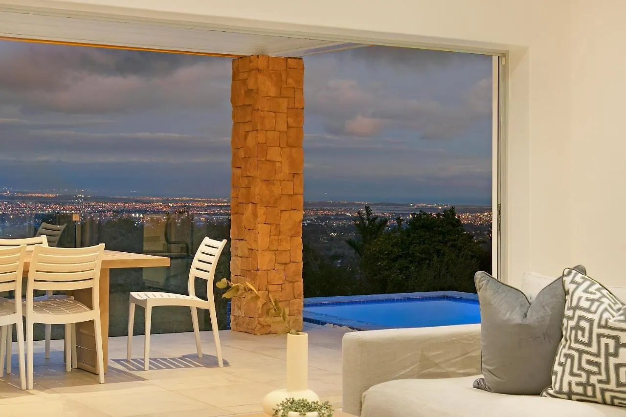 Luxury Serviced Mountain Villa In Constantia Cape Town