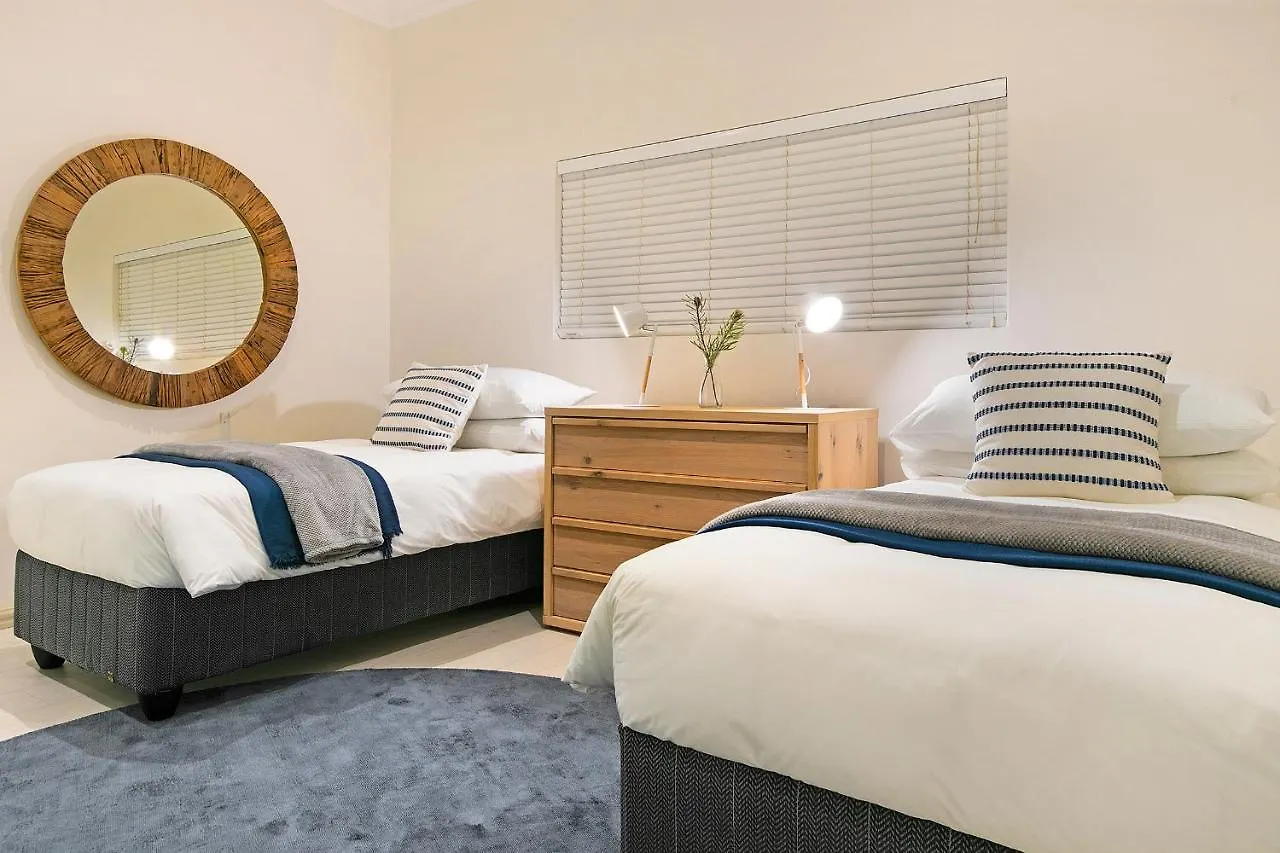 Luxury Serviced Mountain Villa In Constantia Cape Town